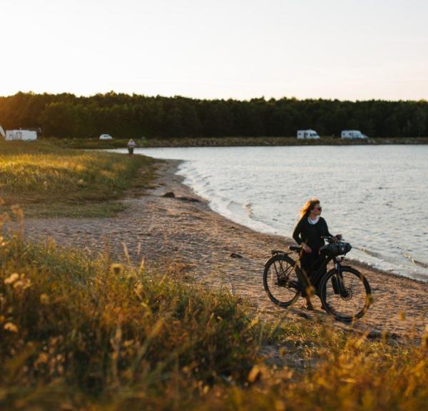 På cykel ved Eriks Hale