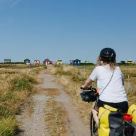 På cykel ved Vesterstrand og badehusene